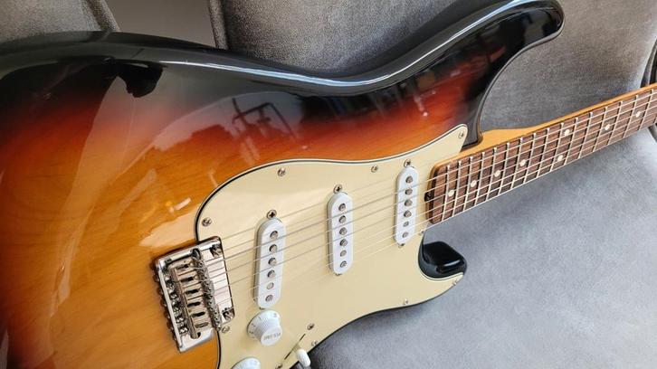 Fender Strat MIM met Klein Jazzy cat pickups, Muziek en Instrumenten, Snaarinstrumenten | Gitaren | Elektrisch, Zo goed als nieuw