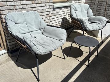 Loungeset | 2 x Loungestoel & bijzettafel | Wil tweede leven beschikbaar voor biedingen