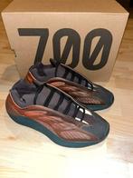 Adidas yeezy 700 V3 44, Kleding | Heren, Schoenen, Bruin, Verzenden, Sportschoenen, Nieuw