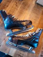 Te koop aangeboden CCM Senior A ijshockey schaatsen. Vintage, Sport en Fitness, IJshockey, Schaatsen, Zo goed als nieuw, Ophalen