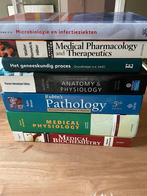 Medische boeken Geneeskunde jaar 1-3 UvA, Boeken, Partijen en Verzamelingen, Zo goed als nieuw, School, Studie en Wetenschap, Verzenden