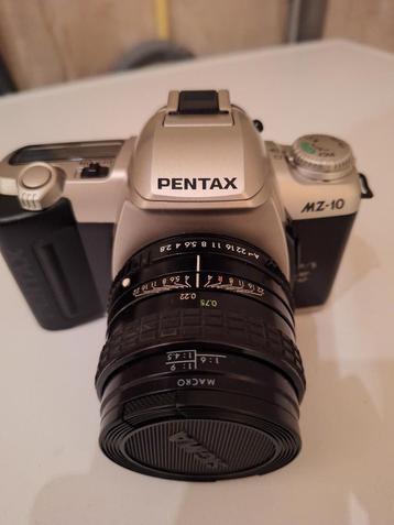 Pentax MZ-10 foto camera, incl. powergrip FG en Sigma 28mm