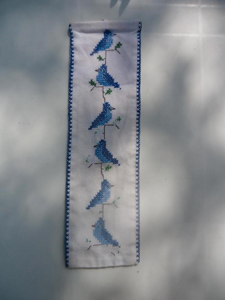 Oud vintage schellekoord / lap. Geborduurd blauwe vogels, Antiek en Kunst, Curiosa en Brocante, Ophalen