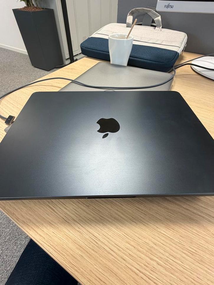 Macbook Air 2024 - 16gb - M3 - 256SSD, Computers en Software, Apple Macbooks, Zo goed als nieuw, MacBook Air, 13 inch, Ophalen