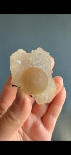 Fluoriet op kwarts, Verzamelen, Mineralen en Fossielen, Ophalen of Verzenden, Mineraal