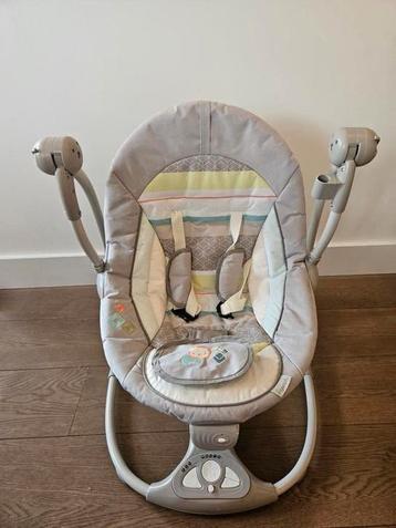 Wipstoeltje met electrische wiegfunctie en geluid beschikbaar voor biedingen