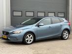 Volvo V40 1.6 D2 Kinetic Aut. Navi Pdc Trekhaak APK tot 01-2, Auto's, Volvo, Electronic Stability Program (ESP), Gebruikt, 4 cilinders