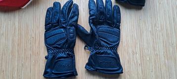 4 paar  motorhandschoenen leer beschikbaar voor biedingen