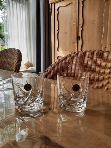 WEDGWOOD TOSCANE - 2 KRISTALLEN WHISKY GLAZEN - DIA 8 CM  beschikbaar voor biedingen