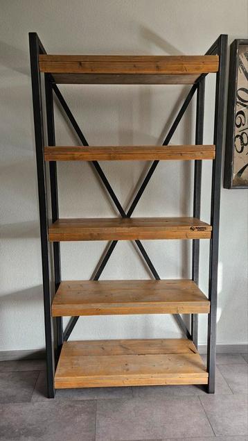 Industriële Steigerhouten Kast - Steigerhout Lochem beschikbaar voor biedingen