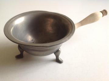 ASBAK  IN  TIN  MET  HANDVAT beschikbaar voor biedingen