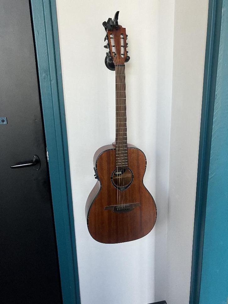 Lâg Tramontane T77PE elektro-akoestische gitaar, Muziek en Instrumenten, Snaarinstrumenten | Gitaren | Akoestisch, Zo goed als nieuw