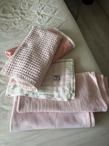 Roze dekentjes, roze koeka wikkeldoek en lodger wikkeldoek! beschikbaar voor biedingen
