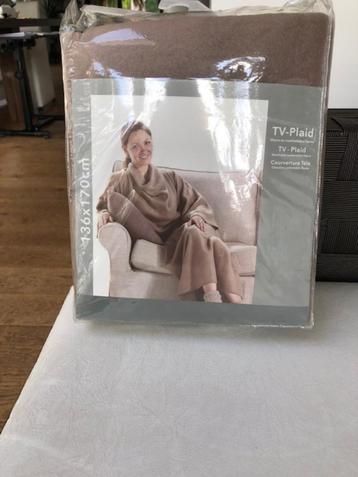 TV deken / plaid met mouwen (136x170 cm) beschikbaar voor biedingen