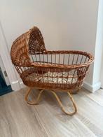 Vintage rotan poppenwieg, Kinderen en Baby's, Ophalen of Verzenden, Zo goed als nieuw, Wieg
