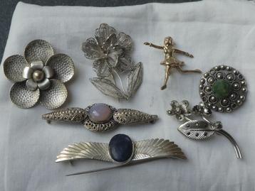 Broches -  7  stuks beschikbaar voor biedingen
