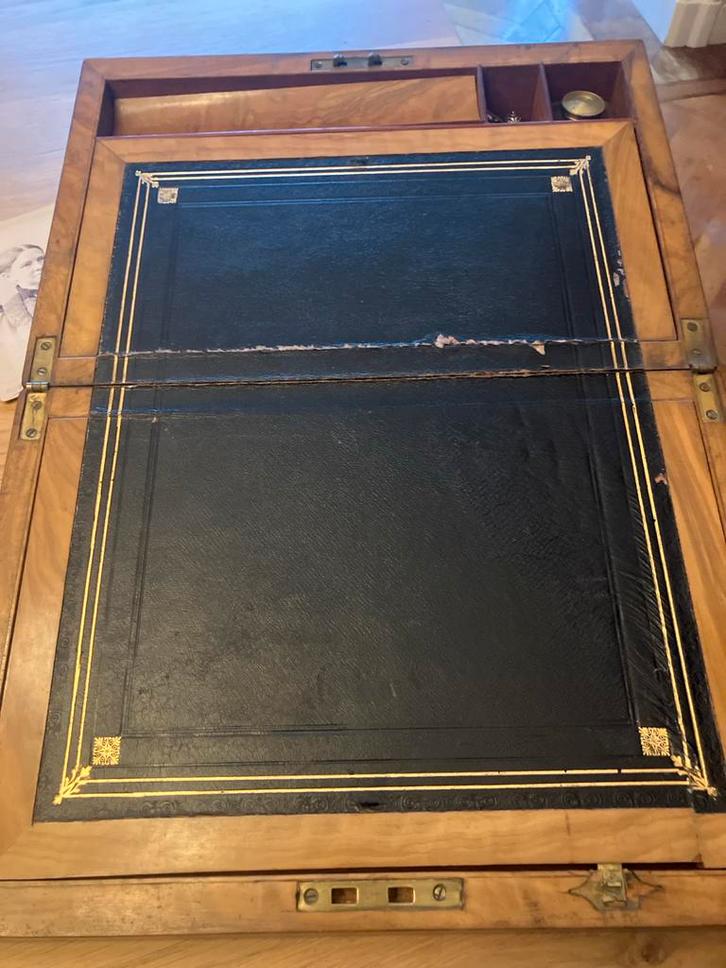Antieke schrijfkist met leren schrijfvlak – beschadigd, Antiek en Kunst, Antiek | Overige Antiek, Ophalen