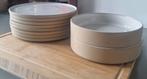 Nieuw servies zandkleur 8 borden en 2 schalen, Huis en Inrichting, Keuken | Servies, Ophalen, Nieuw, Overige stijlen, Bord(en)