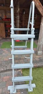 Zwembadtrap bestway voor hoge zwembaden. 122cm, Ophalen, Zo goed als nieuw, Ladder