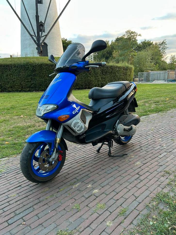 Gilera runner mo8 180cc (orgineel), Fietsen en Brommers, Scooters | Overige merken, Zo goed als nieuw, Benzine, Ophalen