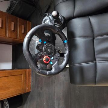 Logitech stuur, pedalen en pook beschikbaar voor biedingen