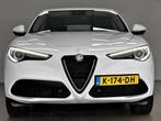 Alfa Romeo Stelvio 2.0 T AWD Super/ Keyless/ Camera/ Android, Automaat, 4 cilinders, Leder en Stof, Wit