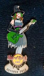 Hard rock cafe Dubai kalendermeisje october pin 2012!, Ophalen of Verzenden, Zo goed als nieuw, Overige typen