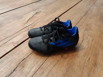 Adidas voetbalschoenen maat 30 beschikbaar voor biedingen
