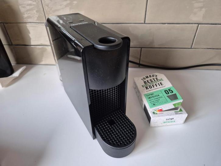 Nespresso Essenza mini, Witgoed en Apparatuur, Koffiezetapparaten, Gebruikt, Koffiepads en cups, Espresso apparaat, 1 kopje, Afneembaar waterreservoir