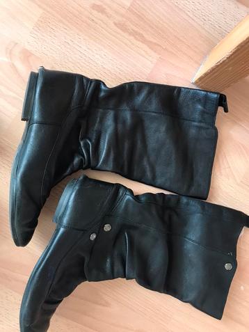 Zwarte leren laarsjes maat 37 beschikbaar voor biedingen