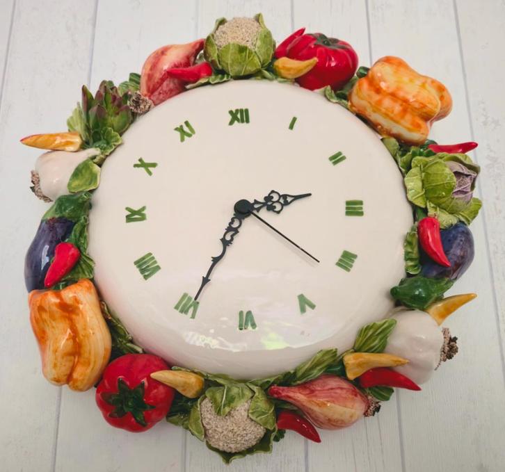 Italiaanse Gardameer Handgeschilderde Porselein Wandklok, Huis en Inrichting, Woonaccessoires | Klokken, Wandklok, Ophalen of Verzenden