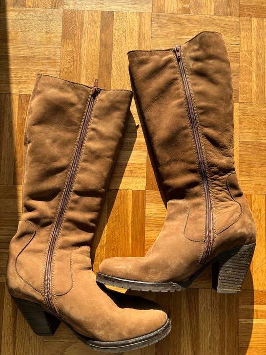 Bruine Hoge Laarzen - Portugees - Maat 39, Kleding | Dames, Schoenen, Zo goed als nieuw, Hoge laarzen, Bruin, Ophalen of Verzenden