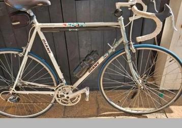 Te koop zeer nette racefiets ultra Light  beschikbaar voor biedingen