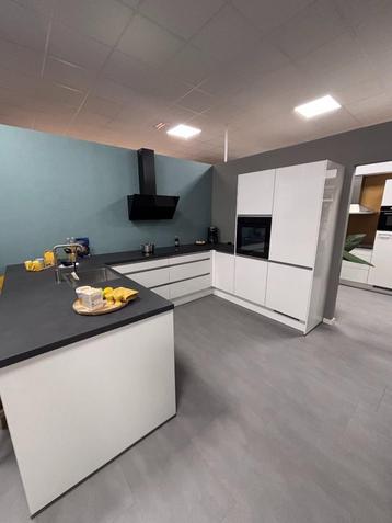 Showroomkeuken kooi 17 beschikbaar voor biedingen