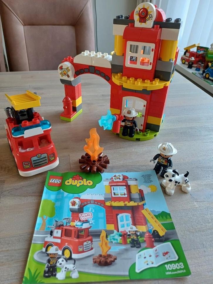 Duplo Brandweerkazerne 10903, Kinderen en Baby's, Speelgoed | Duplo en Lego, Zo goed als nieuw, Duplo, Complete set, Ophalen of Verzenden