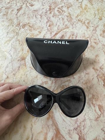 Chanel zonnebril beschikbaar voor biedingen