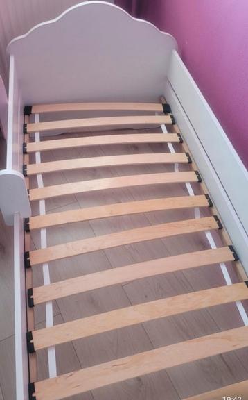 Peuterbed FALA 140x70cm - incl. matras zoals nieuw. beschikbaar voor biedingen