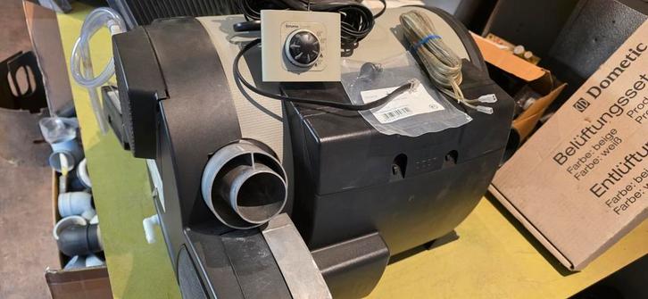 Truma combi 4 of 6 met bediening en temp.sensor, Caravans en Kamperen, Camper-accessoires, Zo goed als nieuw, Ophalen