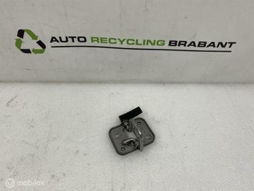 Windhaak Motorkap Volkswagen Scirocco ORIGINEEL 1K8823186D beschikbaar voor biedingen