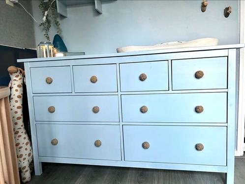 Hemnes IKEA kast in lichtblauwe kleur, gebruikt als commode, Kinderen en Baby's, Kinderkamer | Commodes en Kasten, Zo goed als nieuw
