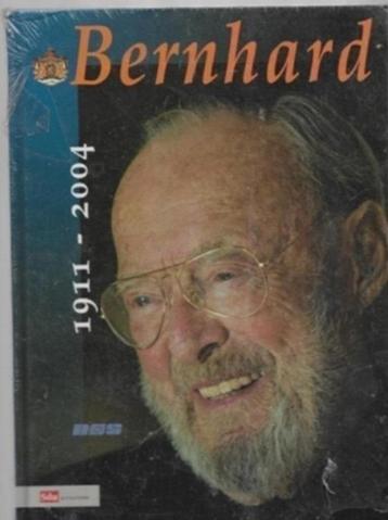 Bernhard 1911-2004 (In plastic) beschikbaar voor biedingen