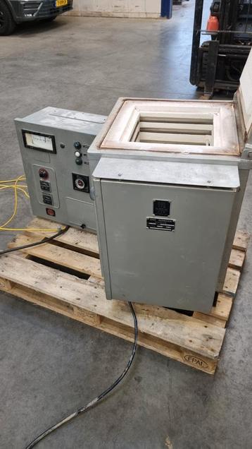 Pottenbakoven  beschikbaar voor biedingen