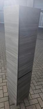 Badkamer, Hangkast, Huis en Inrichting, Kasten | Roldeurkasten en Archiefkasten, Minder dan 50 cm, Ophalen of Verzenden, Zo goed als nieuw