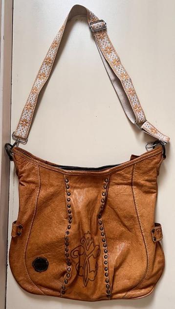 Pretty Hot and Tempting (PH&T) schoudertas met schouderband beschikbaar voor biedingen