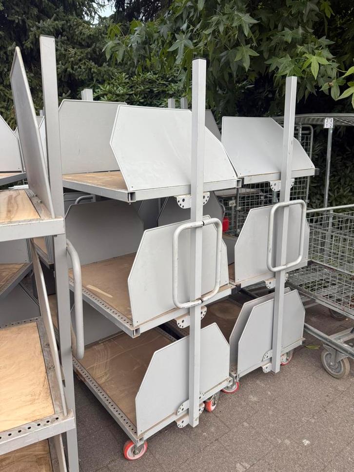 Verrijdbare karen orderverzamelwagen 8 stuks, Doe-het-zelf en Verbouw, Gereedschapskisten, Zo goed als nieuw, Ophalen