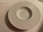 Bord diep yong porselein doorsnede 30 cm binnen 15 cm, Huis en Inrichting, Keuken | Servies, Ophalen of Verzenden, Zo goed als nieuw