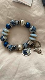 Delftsblauw armband met bedels, Sieraden, Tassen en Uiterlijk, Armbanden, Ophalen of Verzenden, Gebruikt, Blauw, Met bedels of kralen
