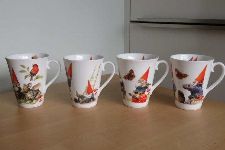 2 verschillende Rien Poortvliet Kabouter mokken, Huis en Inrichting, Keuken | Servies, Nieuw, Kop(pen) en/of Schotel(s), Overige stijlen