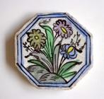 Keramiek tegel achtkantig bloemen paars groen Perzië 4368-t, Antiek en Kunst, Ophalen of Verzenden