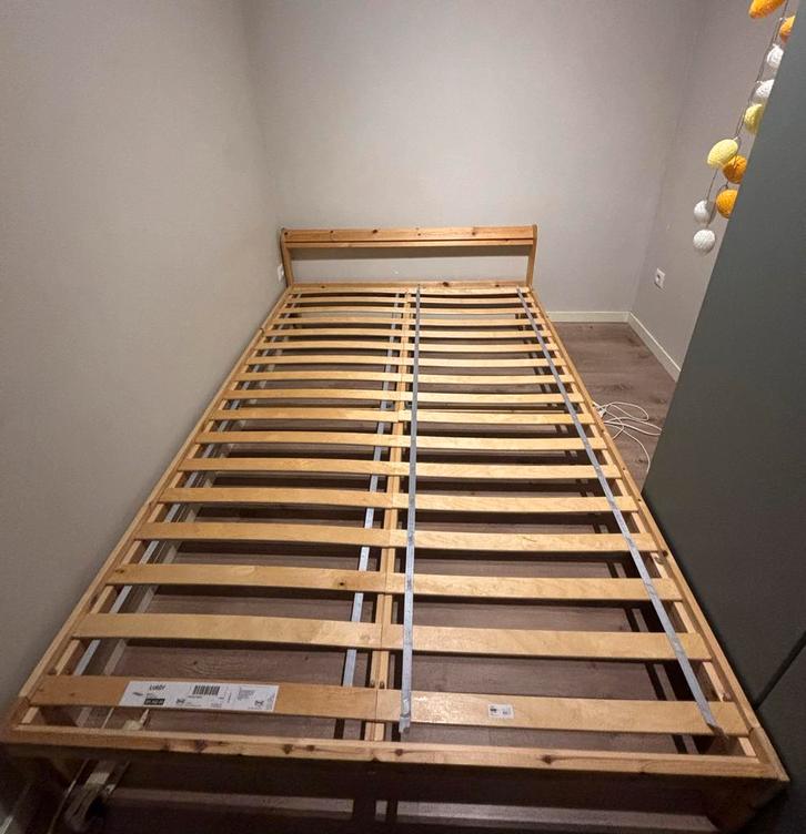 Ikea Neiden bedframe 140x200 + lattenbodem, Huis en Inrichting, Slaapkamer | Bedden, Zo goed als nieuw, Tweepersoons, 140 cm, 200 cm